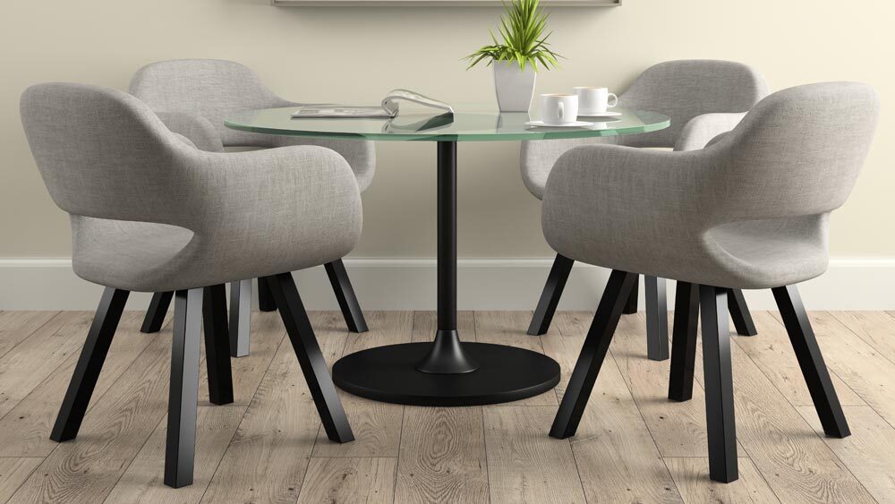 Esempio 4 sedie di design per soggiorno con tavolino
